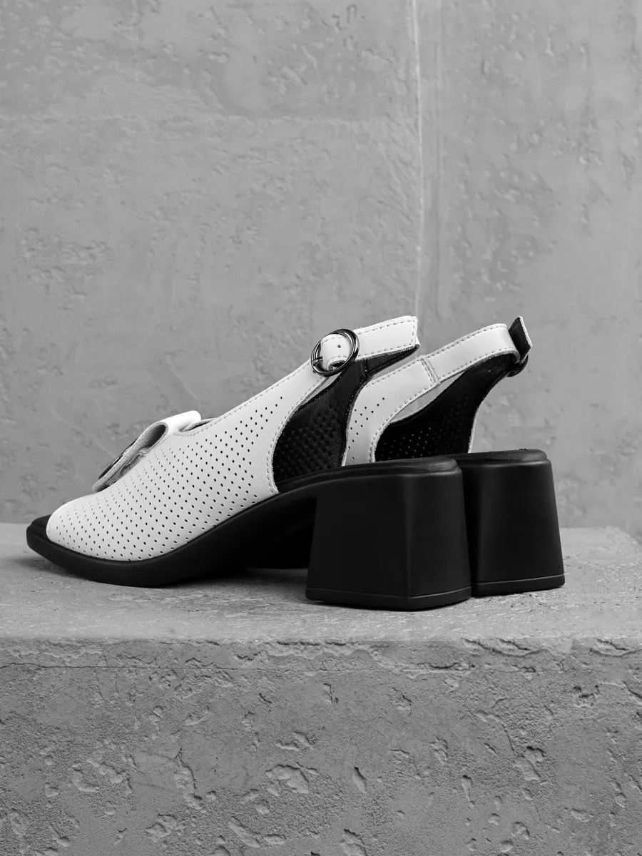 Босоножки женские летние натуральная кожа на каблуке белые 31F5-36-020