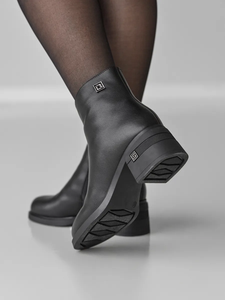 Полусапожки женские зимние натуральная кожа на каблуке 42-ZME18-38-101