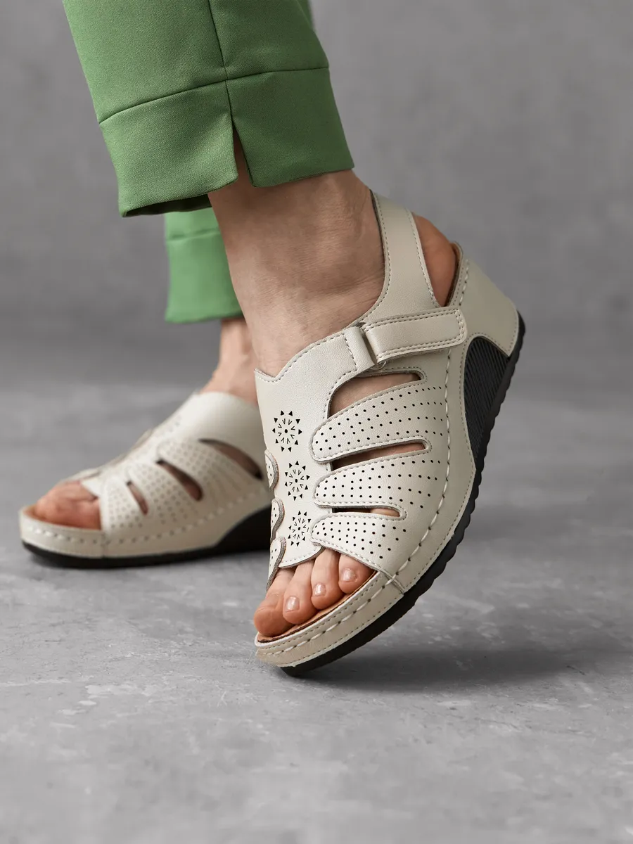 Босоножки женские летние на танкетке натуральная кожа 31W31-6-022