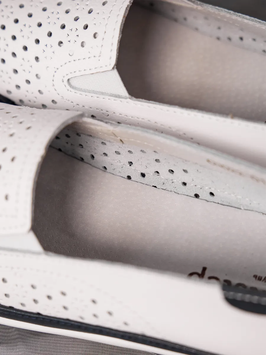 Мокасины натуральная кожа с перфорацией CN022-011B