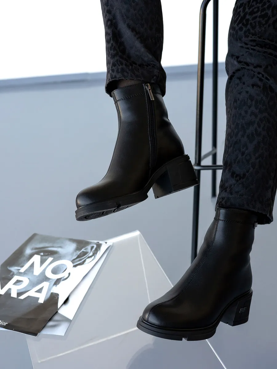 Ботинки женские зимние на каблуке натуральная кожа U510-010