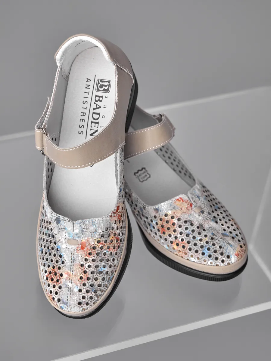 Туфли с перфорацией на каблуке HX142-012